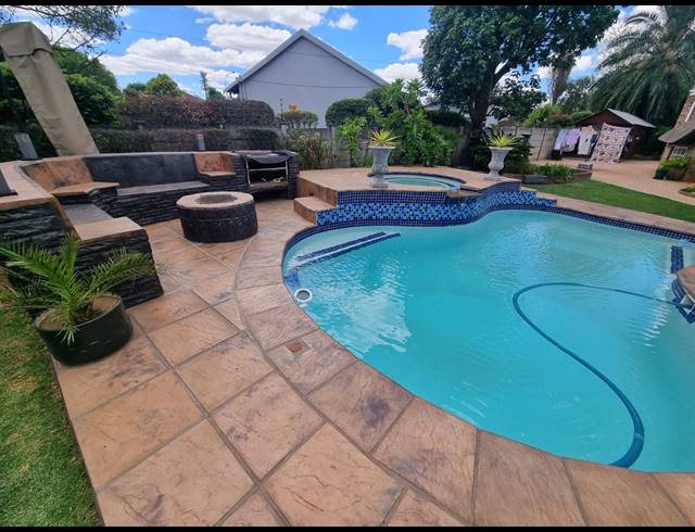 5 BEDROOM HOUSE FOR SALE IN BRACKENDOWNS
